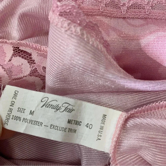 Vintage Vanity Fair Nightgown Medium Pink Short Flutter Sleeve Lace Detail USA - Picture 9 of 14